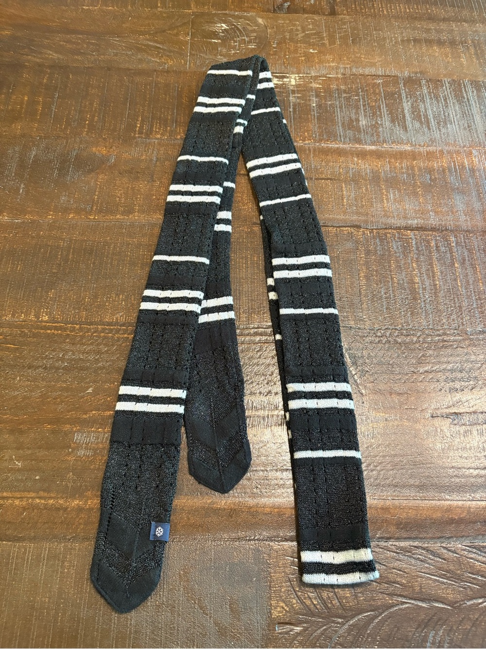 GAP scarf- skinny black and white Vintage